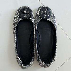Tory Burch snake print flats in great condition $60 size 6.5M